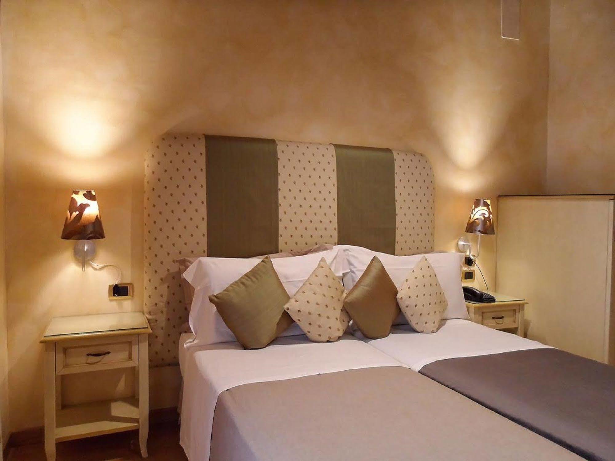 Condotti Rooms Rome Exterior photo